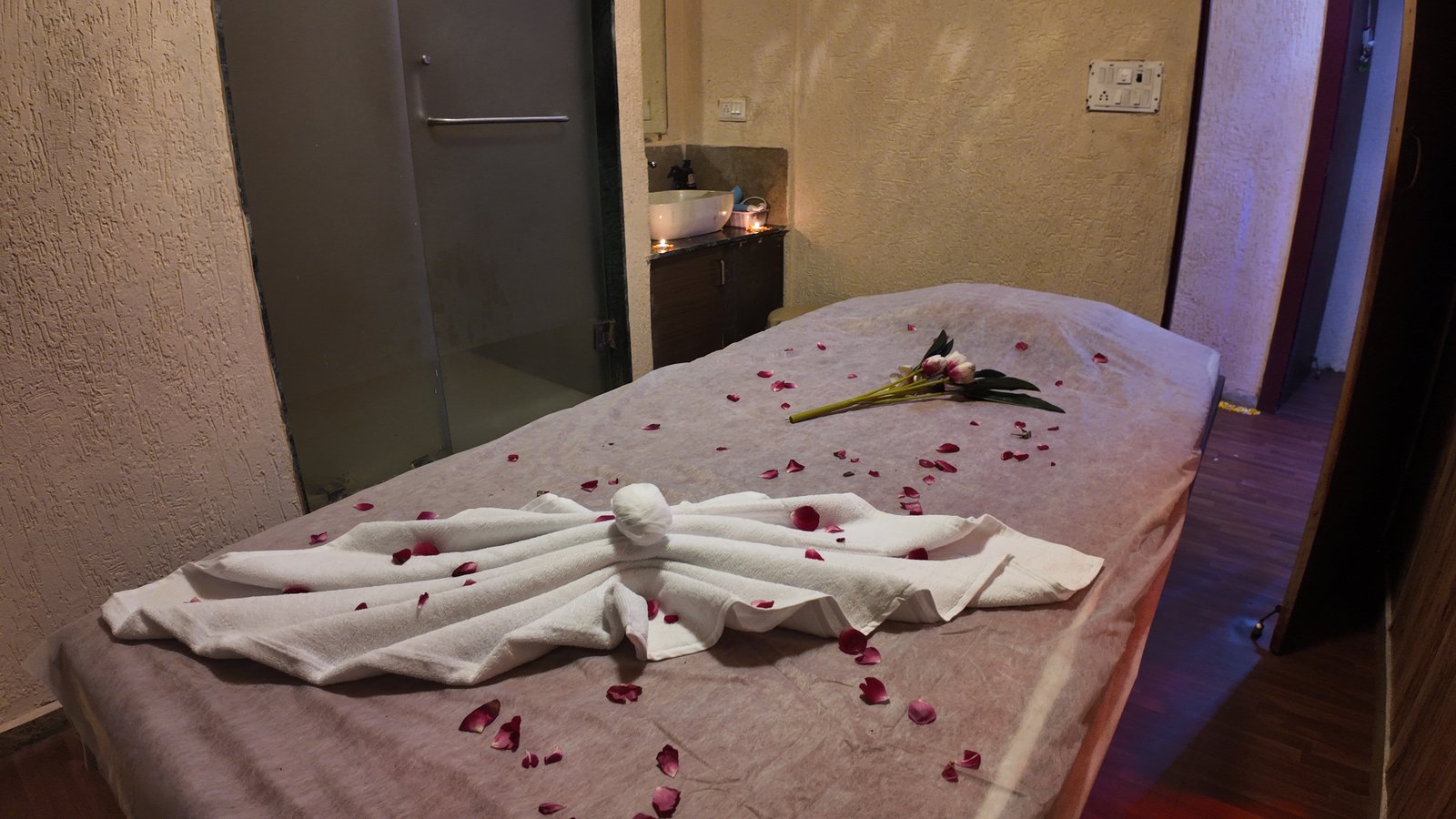 Blue Lotus Spa Malad interior and wellness space